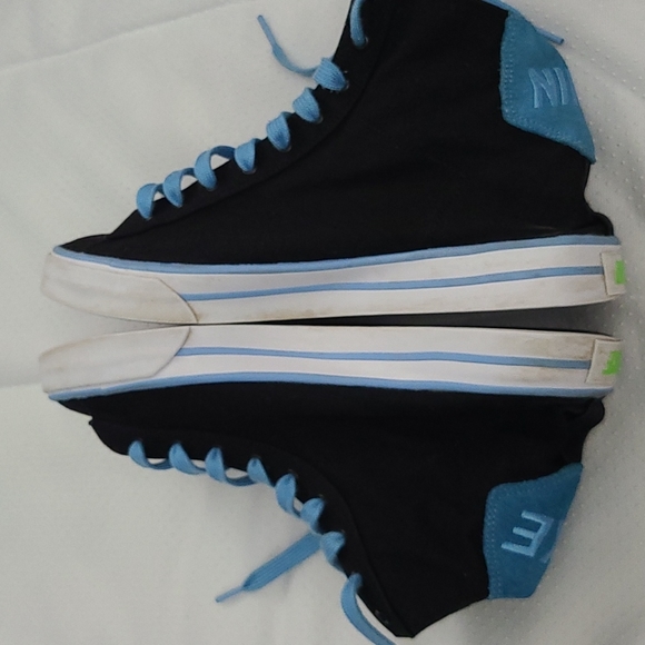 NIKE 2009 RETRO BRS CANVASS HIGHTOPS - Picture 5 of 8